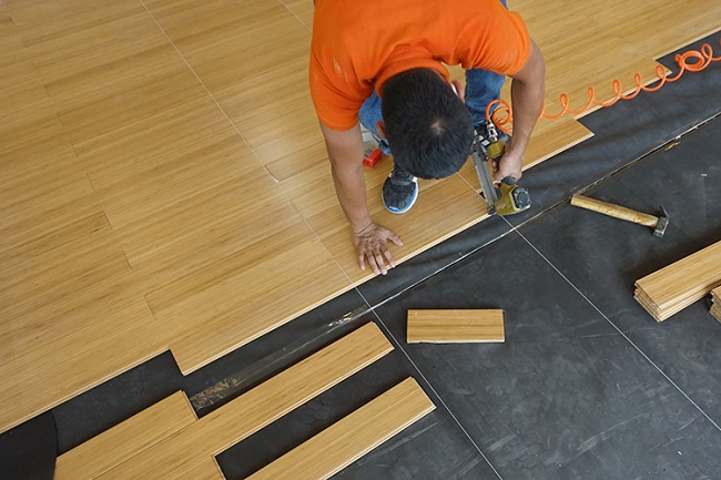 cach khac phuc san go di bi keu cot ket