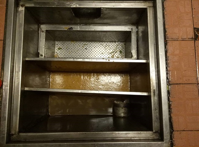 hút bể mỡ tphcm hòa phát