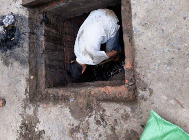 Khu vực làm việc của công ty nạo vét hố ga Huyện Củ Chi