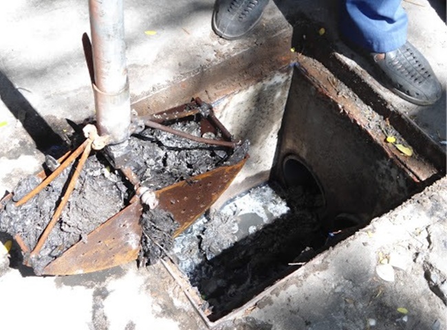 Nạo v&eacute;t hố ga quận g&ograve; vấp chất lượng tốt