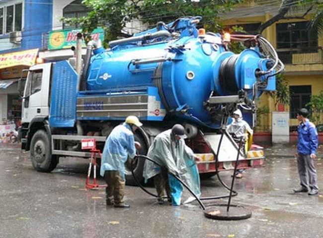 Hút cống thoát nước