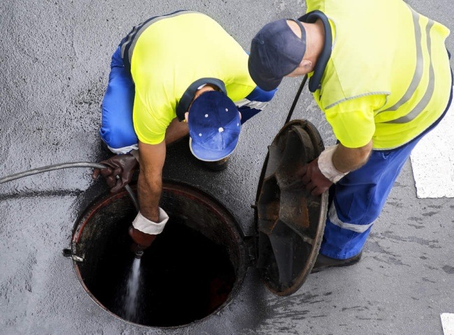 Th&ocirc;ng cống nghẹt huyện T&acirc;n Trụ gi&aacute; 100K - LH: 090 220 8925