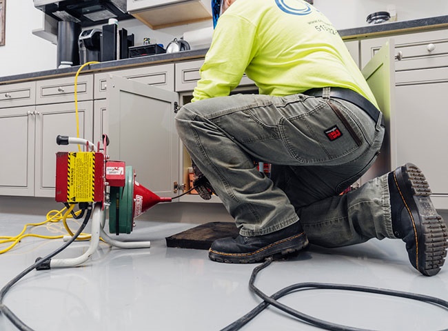 Thông cống nghẹt quận 1 nên chọn công ty Hòa Phát