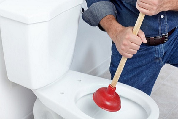 Những nguyên nhân thường gặp gây ra vấn đề tắc nghẽn bồn cầu