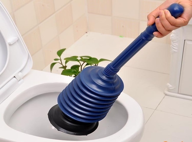 c&aacute;ch xử l&yacute; bồn cầu tho&aacute;t nước chậm