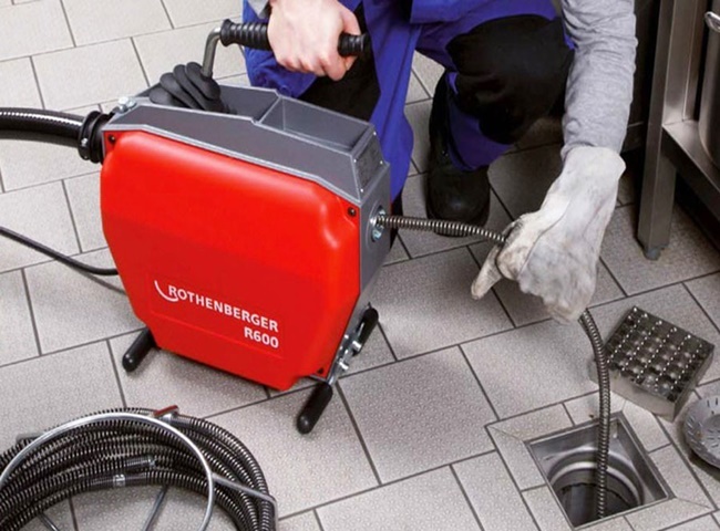 Thông cống nghẹt quận Phú Nhuận luôn cập nhập máy móc thiết bị