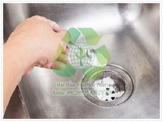 Bồn rửa ch&eacute;n bị nghẹt do dầu mỡ