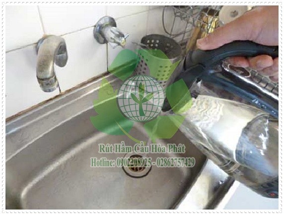 C&aacute;ch th&ocirc;ng nghẹt bồn rửa ch&eacute;n bằng m&aacute;y h&uacute;t bụi tại nh&agrave;