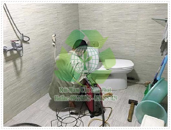 cách xử lý mùi hôi cống trong nhà vệ sinh