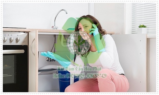 C&aacute;ch th&ocirc;ng nghẹt bồn rửa ch&eacute;n bằng m&aacute;y h&uacute;t bụi nếu kh&ocirc;ng được th&igrave; n&ecirc;n l&agrave;m sao