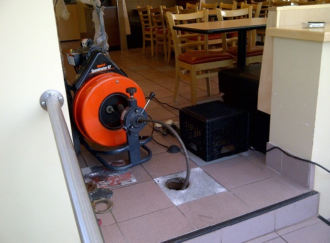 Thông tắc cống huyện Hóc Môn cảnh báo vấn nạn lừa đảo