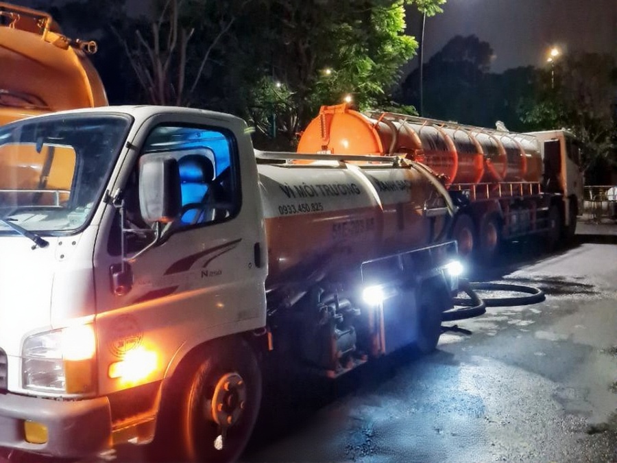 Dịch vụ thu gom b&ugrave;n thải c&ocirc;ng nghiệp l&agrave; một giải ph&aacute;p thiết thực