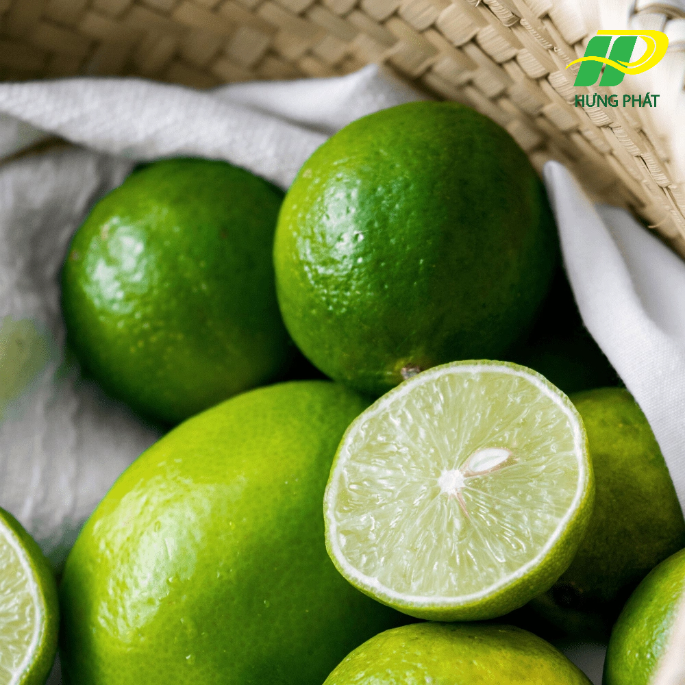 vệ sinh bồn cầu bị ố vàng bằng chanh