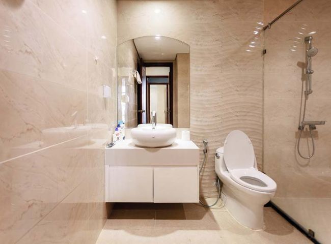 Cần tẩy rửa bồn cầu mỗi ngày