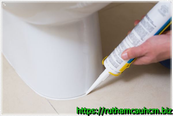 Xử lý mùi hôi thối bằng cách trám những khe hở.