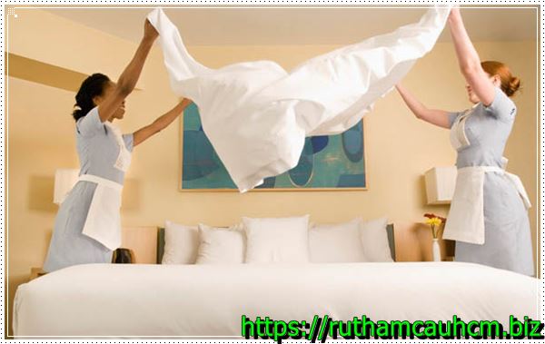 Khử mùi hôi phòng ngủ bằng vệ sinh thường xuyên